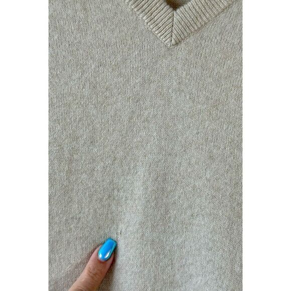 Club Room 100% Cashmere Classic V-Neck Men's Lightweight Cream Sweater Large - Picture 2 of 10